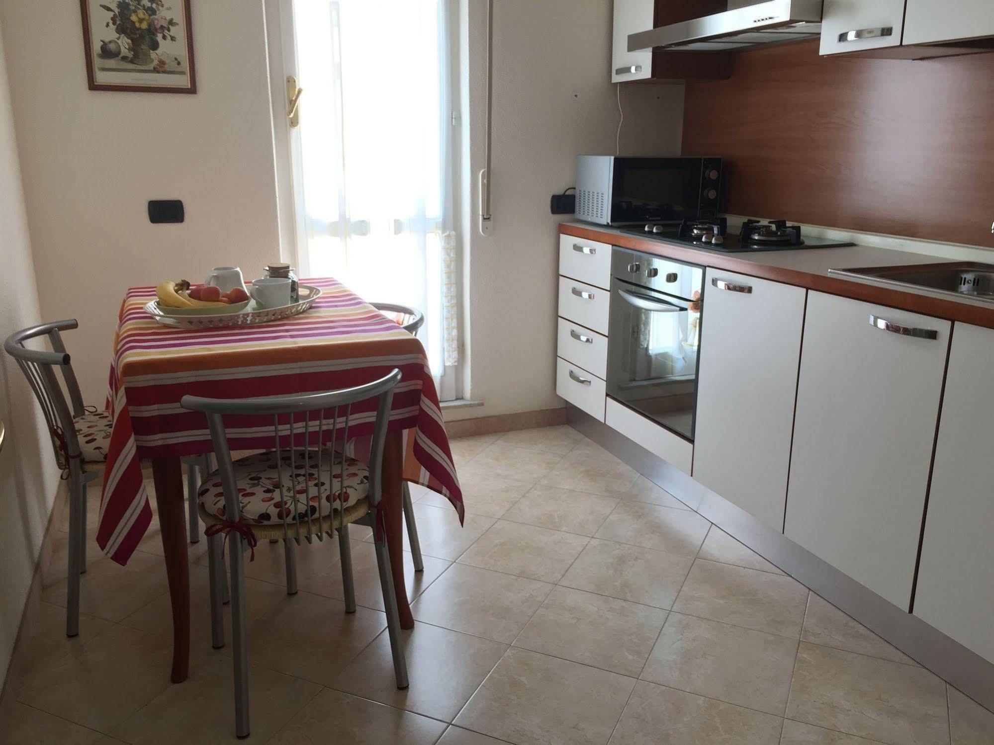 Legnano Attic Lägenhet Cavi di Lavagna Exteriör bild